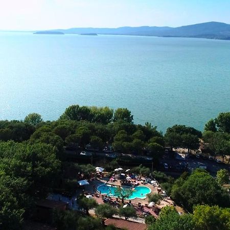 Cerquestra Camping Village Monte del Lago Exterior foto