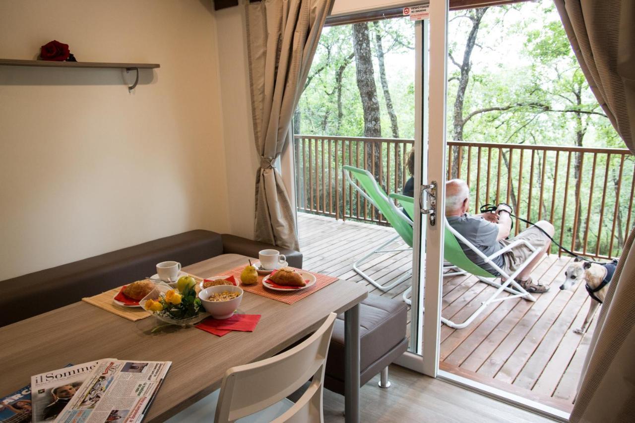 Cerquestra Camping Village Monte del Lago Exterior foto