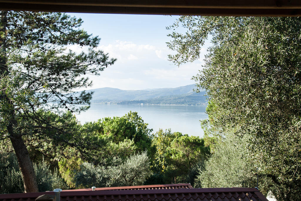 Cerquestra Camping Village Monte del Lago Exterior foto