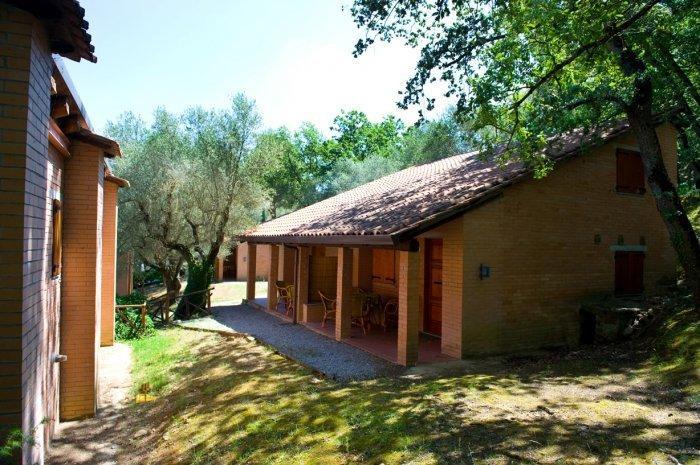 Cerquestra Camping Village Monte del Lago Exterior foto