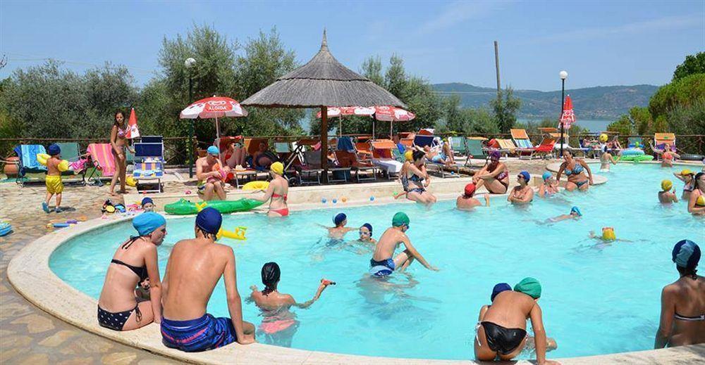 Cerquestra Camping Village Monte del Lago Exterior foto