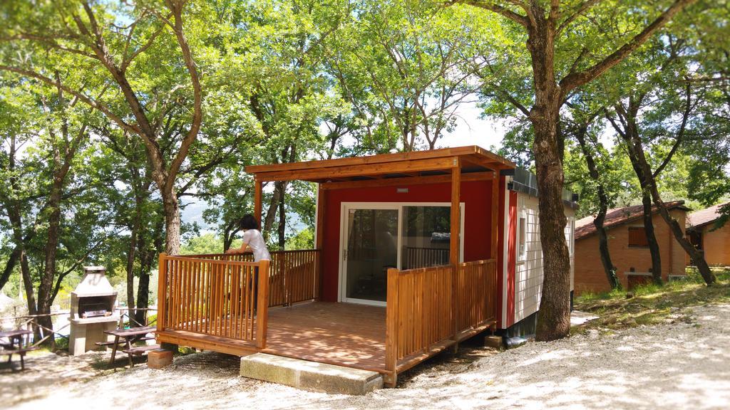 Cerquestra Camping Village Monte del Lago Exterior foto