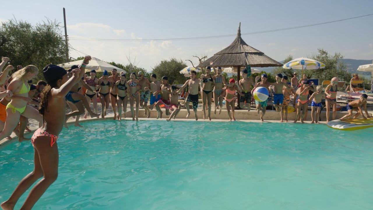 Cerquestra Camping Village Monte del Lago Exterior foto