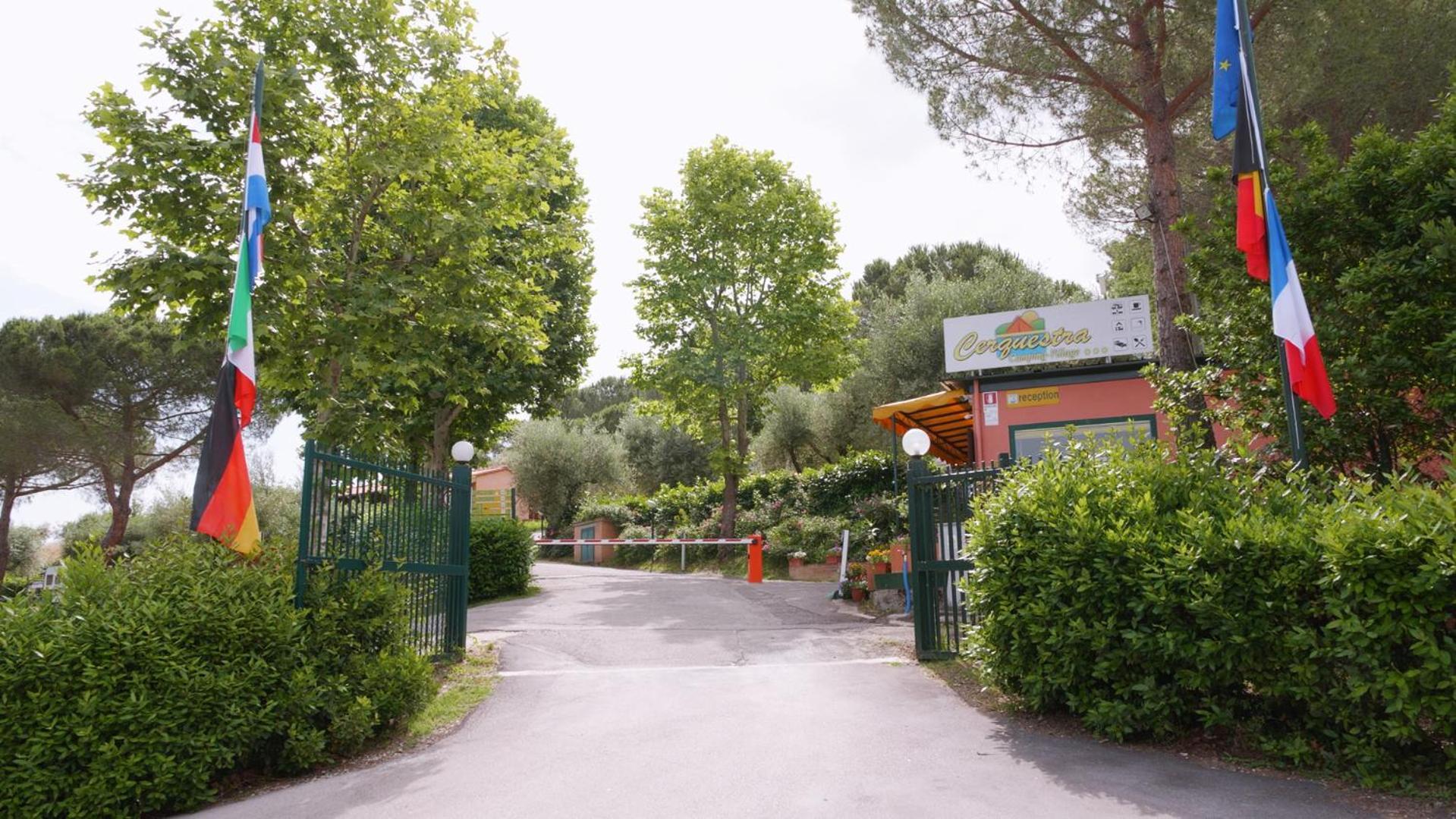 Cerquestra Camping Village Monte del Lago Exterior foto