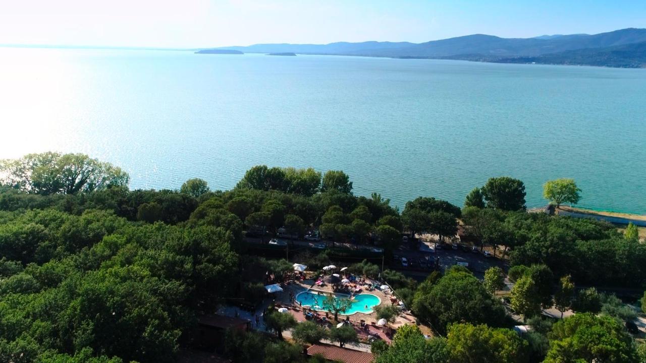 Cerquestra Camping Village Monte del Lago Exterior foto